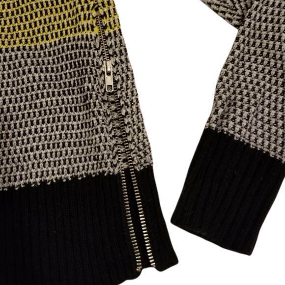 I Heart Ronson Zippered Back Sweater Size M - Picture 3 of 5